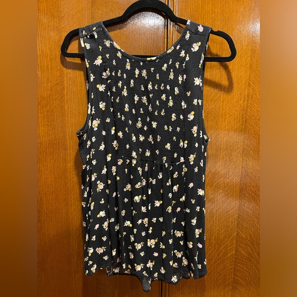 Black floral tank - Picture 1 of 3